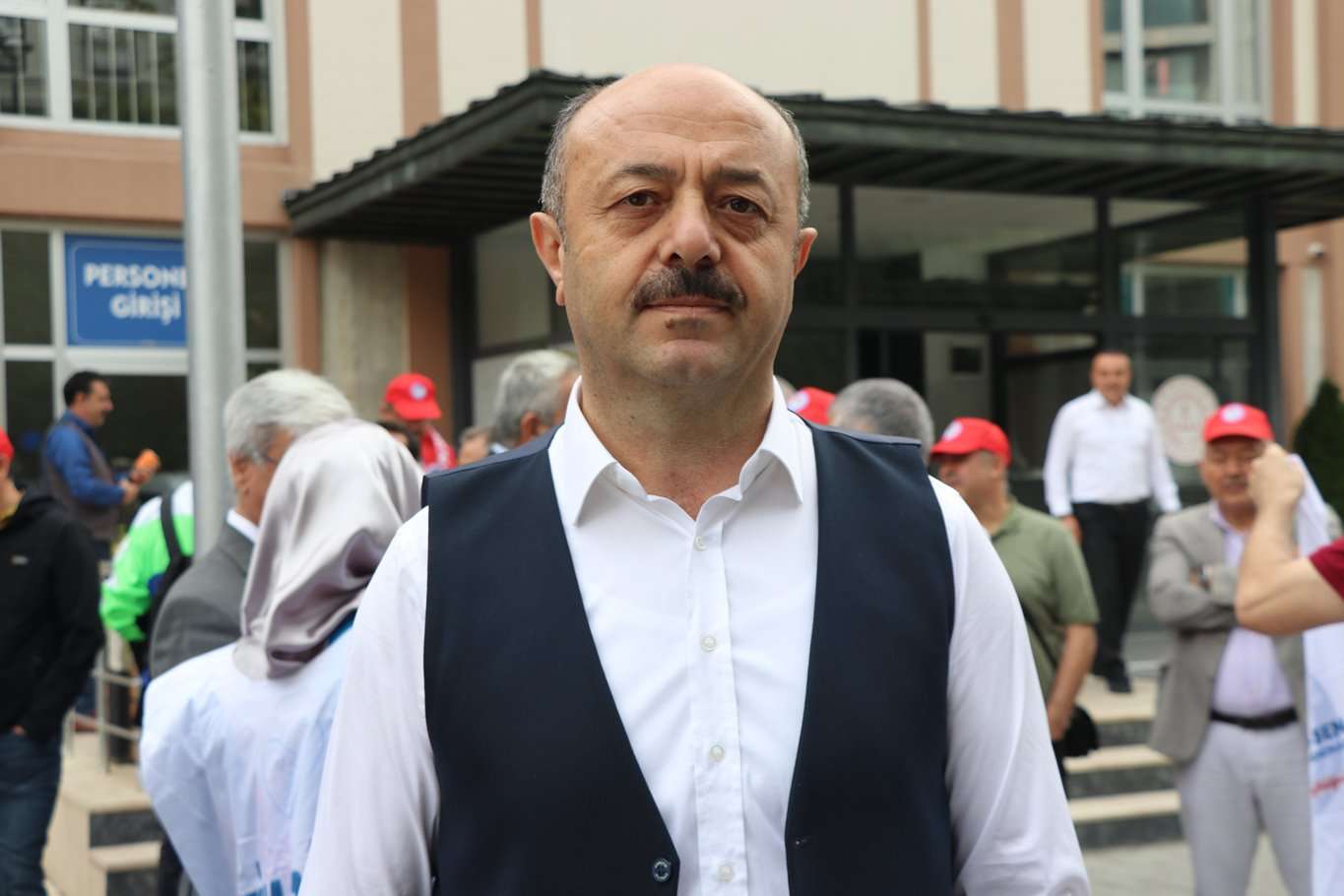 Yavuz: Kaynak kitap arızalı bir sistemin ürünüdür Yavuz: Kaynak kitap arızalı bir sistemin ürünüdür